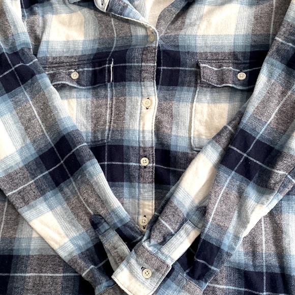 Old Navy Plaid Boyfriend style Shirt - Picture 3 of 5